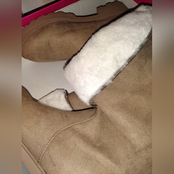 π Fur Flat Boot High Rise π«Άπ½ - Picture 1 of 9